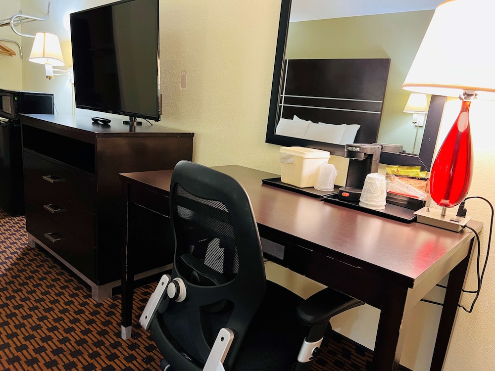 Super 8 by Wyndham Chattanooga East/Hamilton Place 40/47