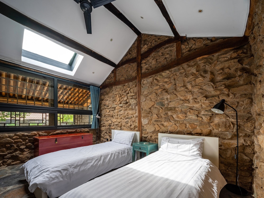 Stone, Forest, Twin Beds, 2 Double Beds
