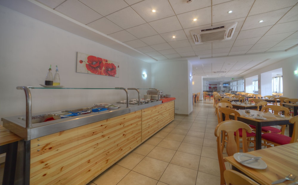 Primera Hotel 34/53
