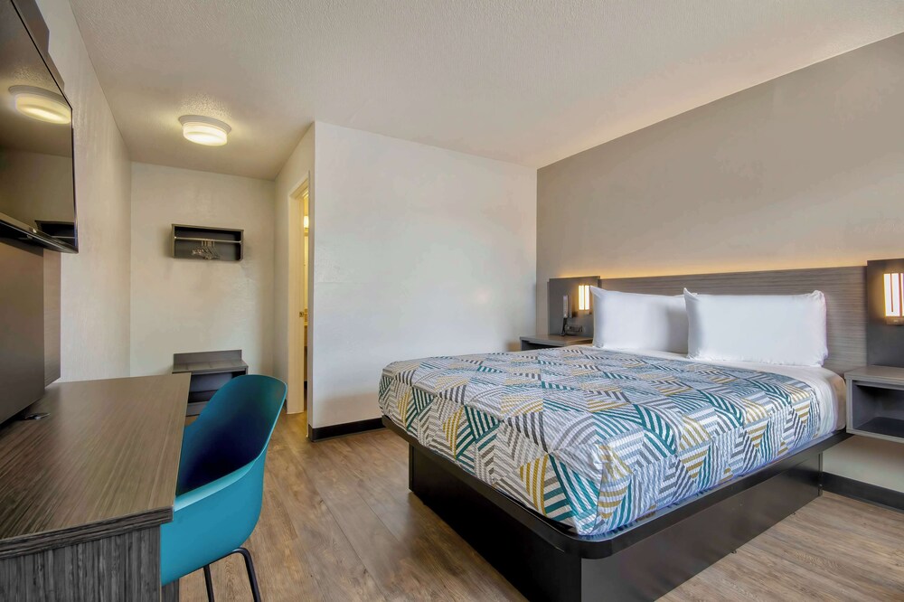 Motel6 Santa Fe, NM 11/43