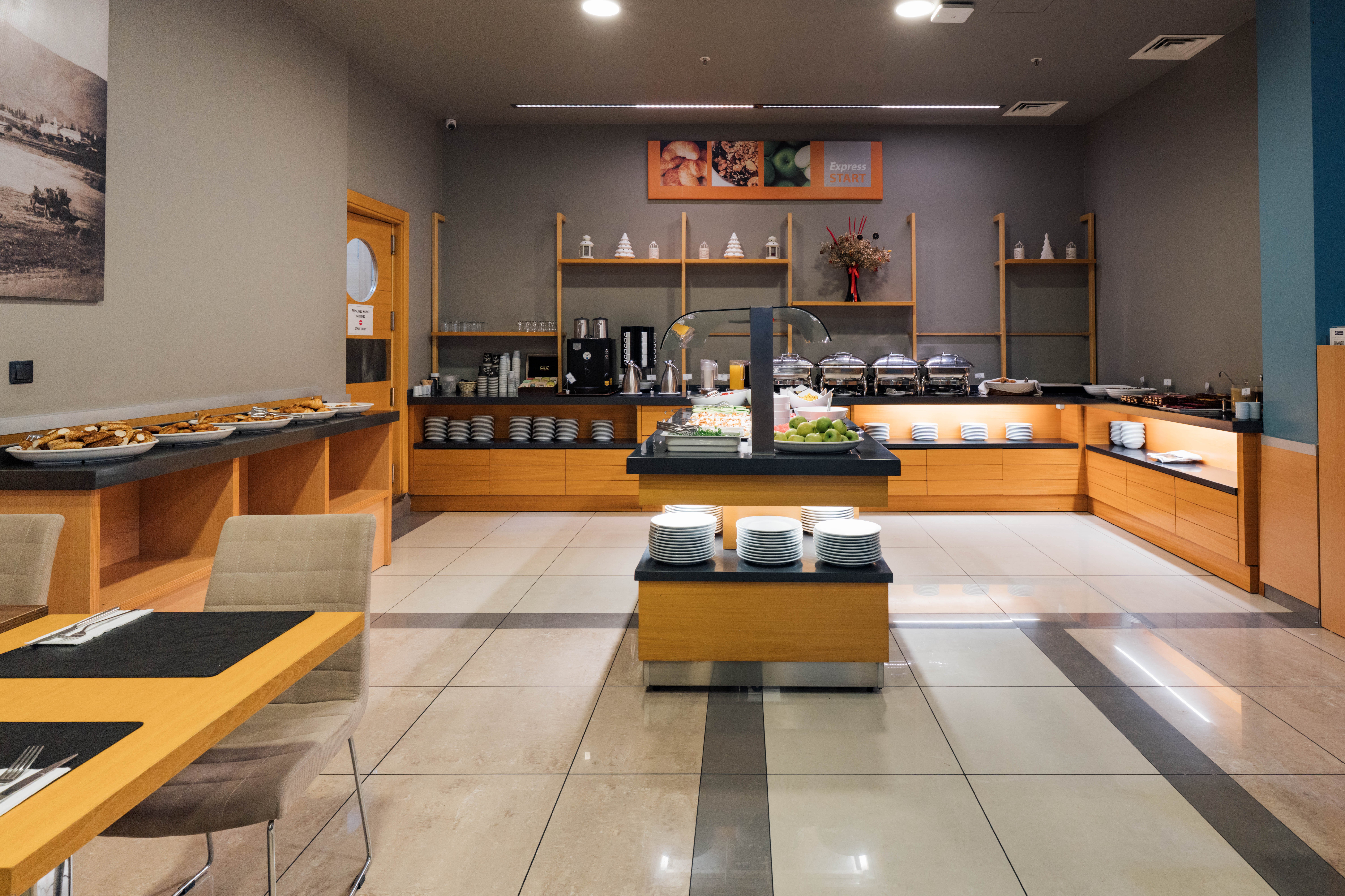 Holiday Inn Express Manisa - West 38/50