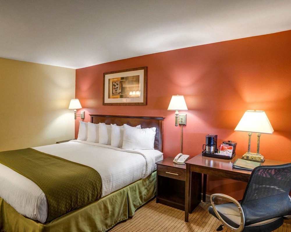 Quality Inn Ashland Lake Superior 11/49