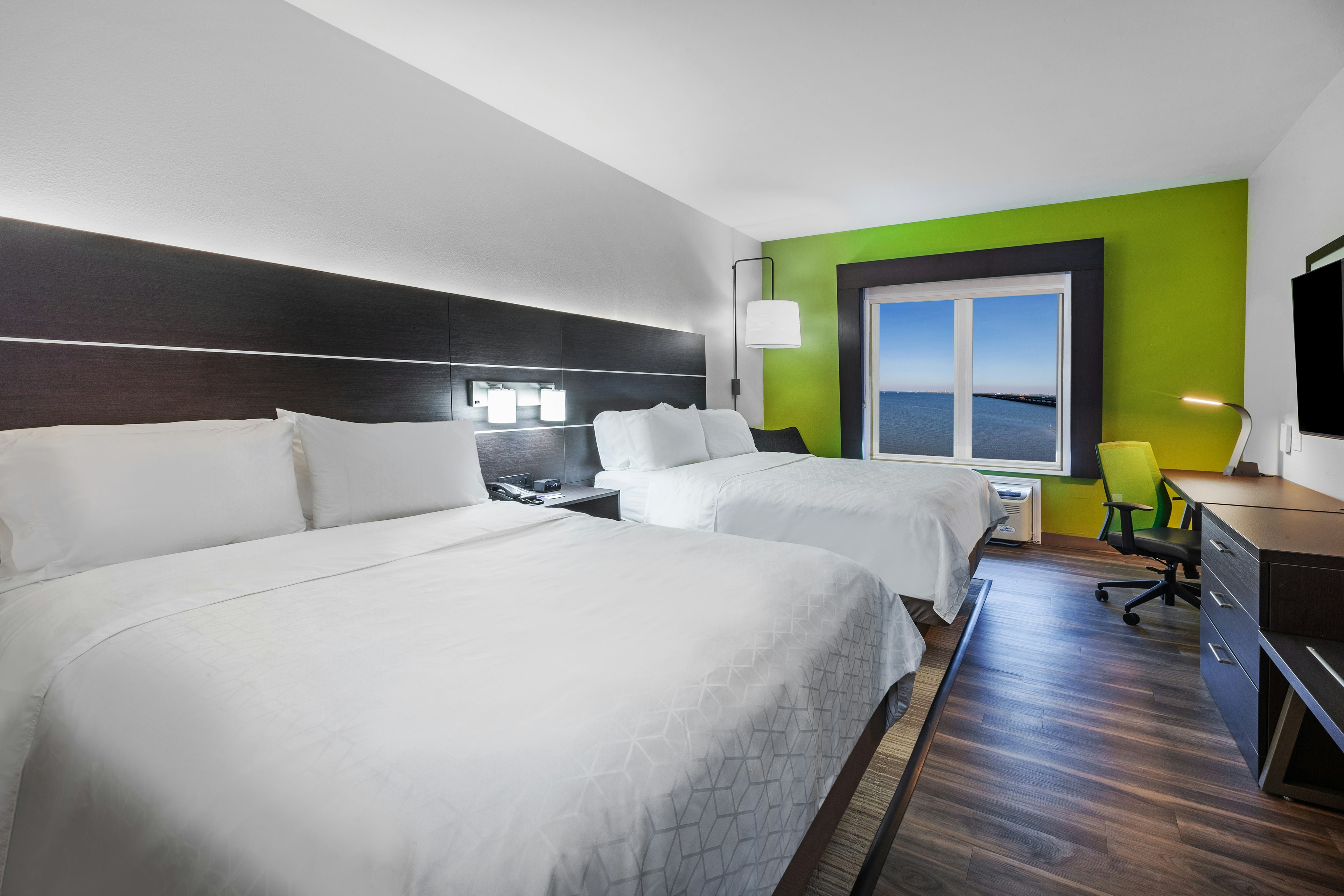 Leisure, 2 Queen Beds, Bay View