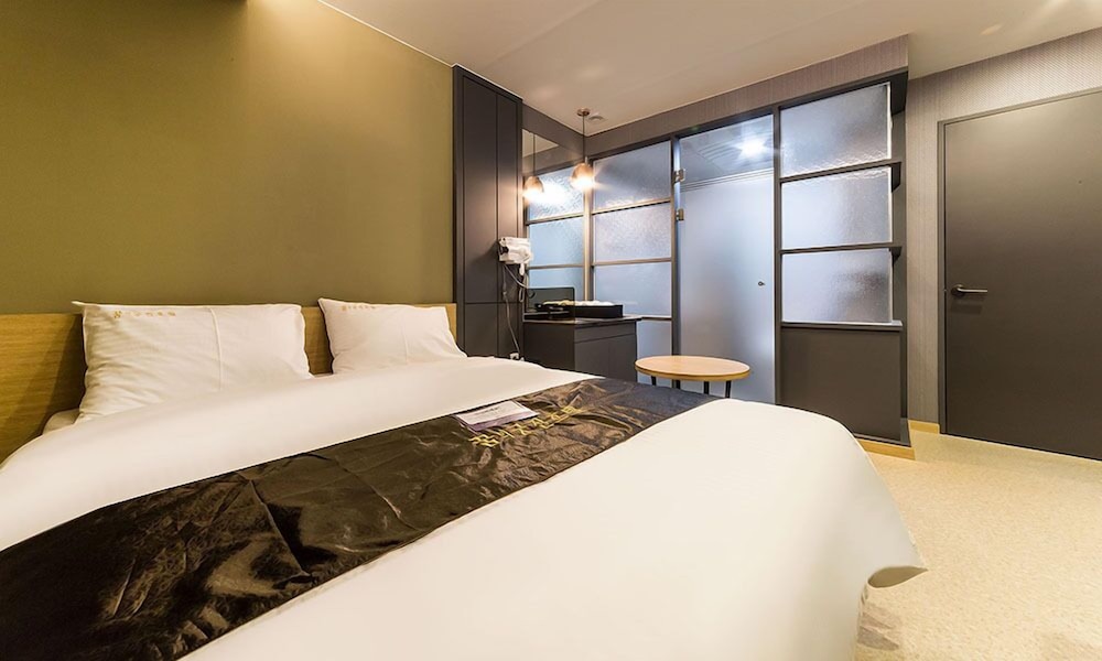 STANDARD, DOUBLE BED