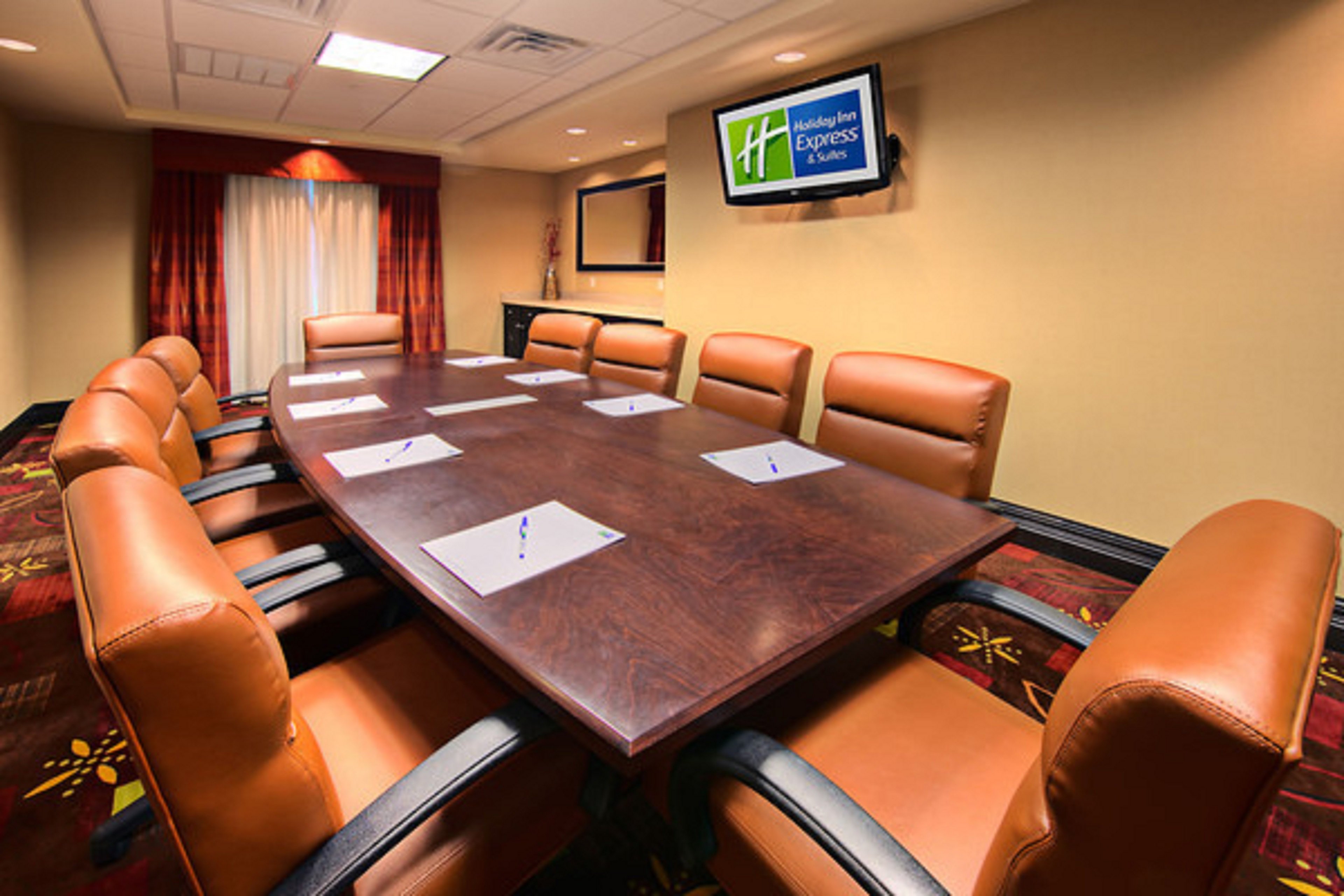 Holiday Inn Express Suites Cotulla 29/32