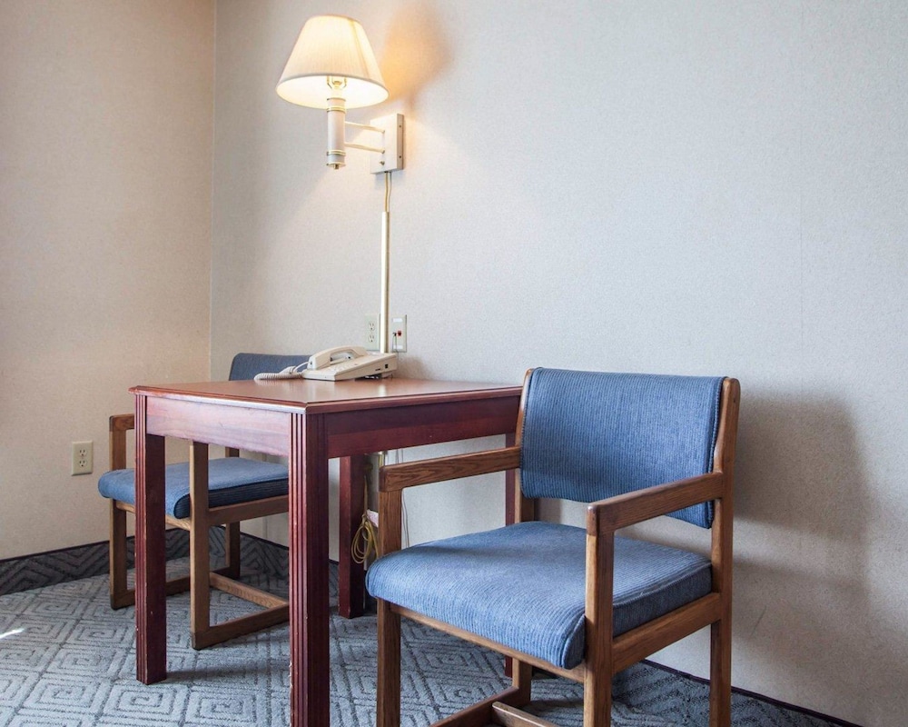Rodeway Inn Suites 22/30
