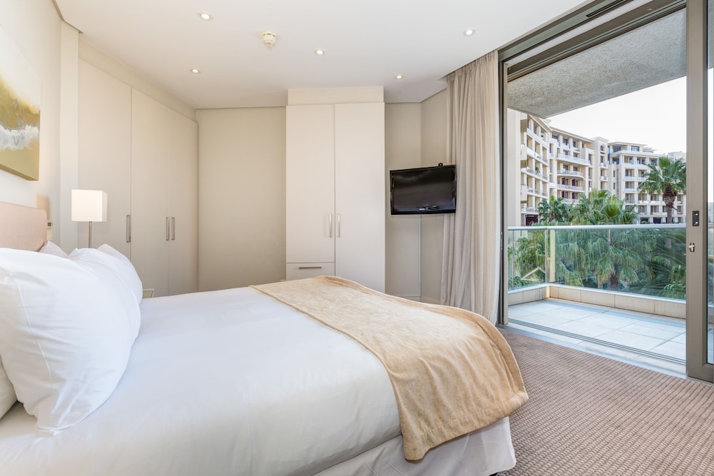 Lawhill Luxury Apartments 24/73