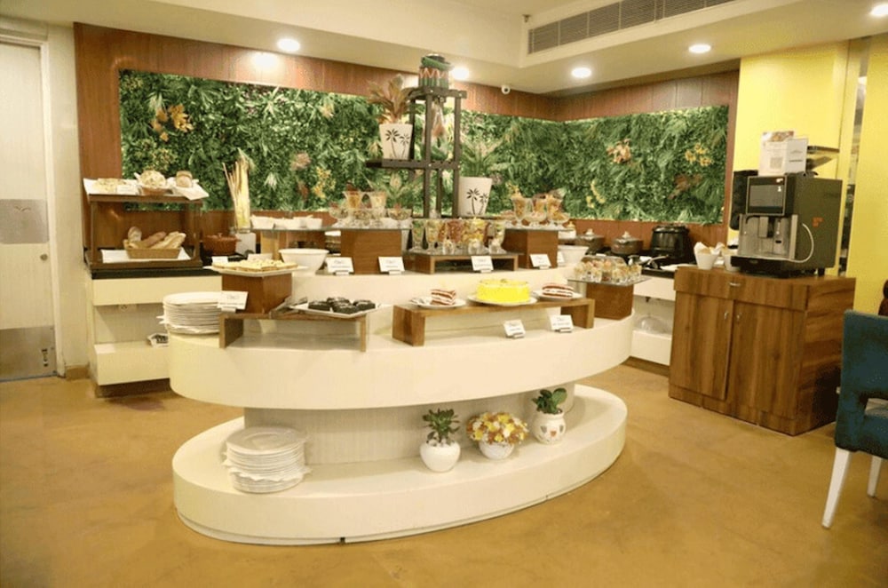 Sarovar Portico Naraina 43/54
