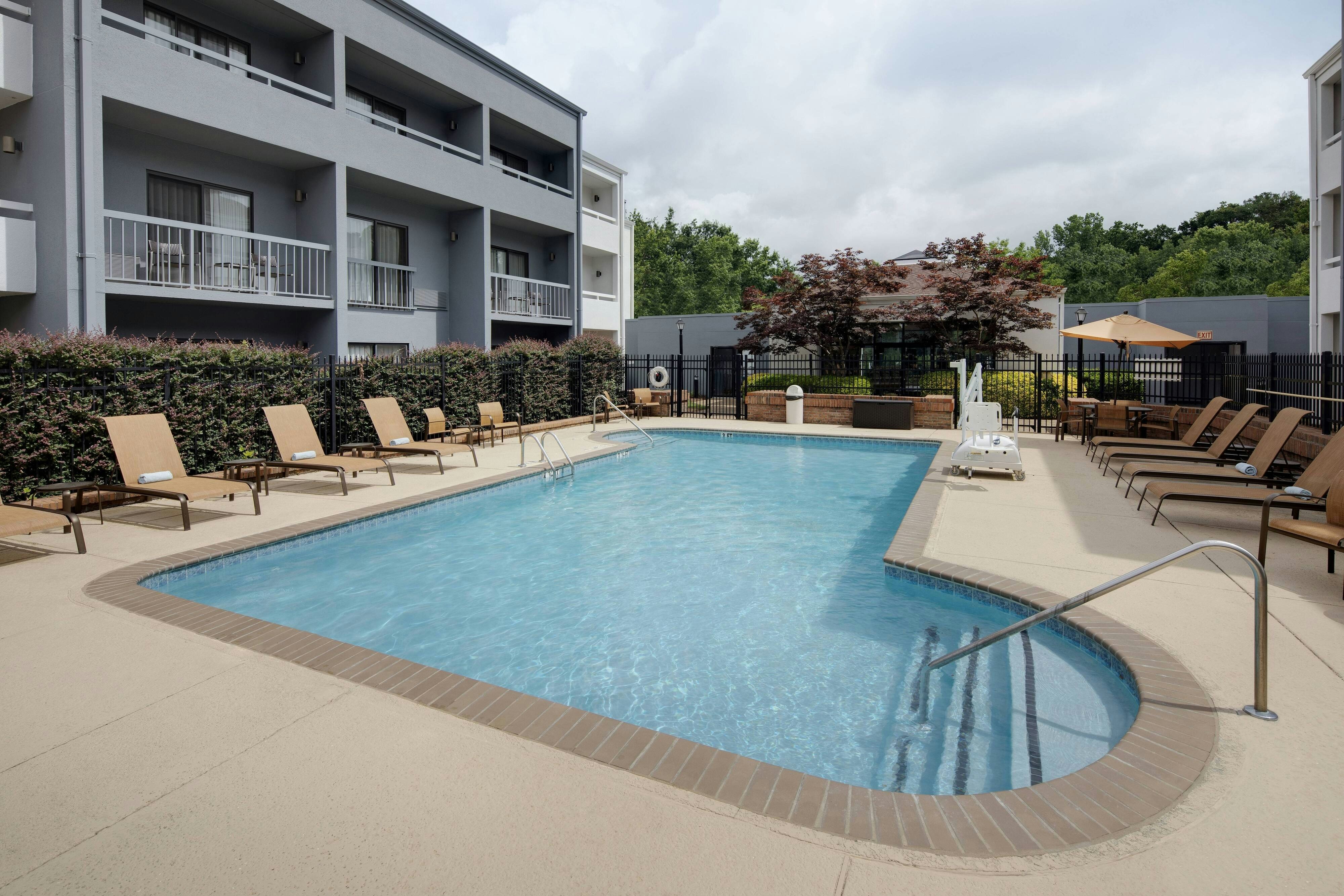 Courtyard By Marriott Atlanta Marietta I 75 North 3/17