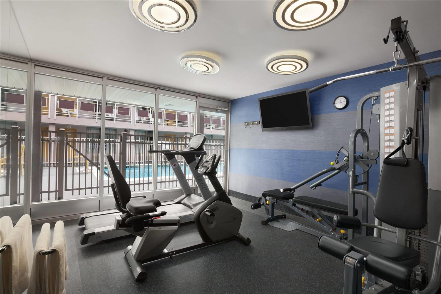 Ramada By Wyndham Rockville Centre 24/32