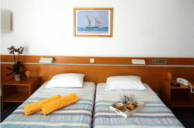 APOLLON SUITES 11/50