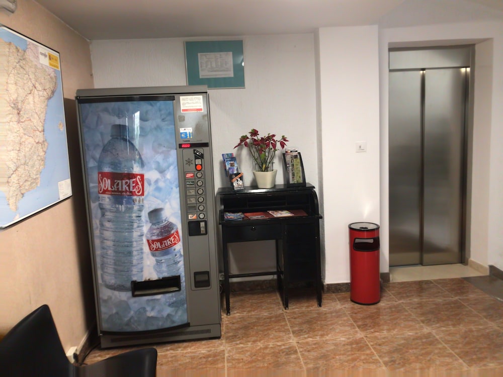Hostal Tropical 3/15
