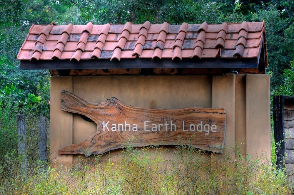 Kanha Earth Lodge 1/50