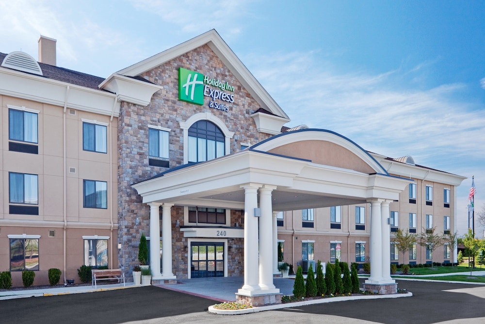 Holiday Inn Express Suites Warminster Horsham 1/63