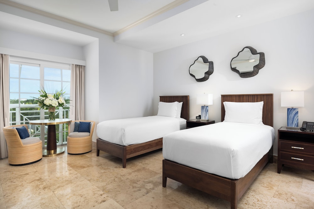 4 BEDROOMS, VILLA, OCEAN FRONT, TERRACE