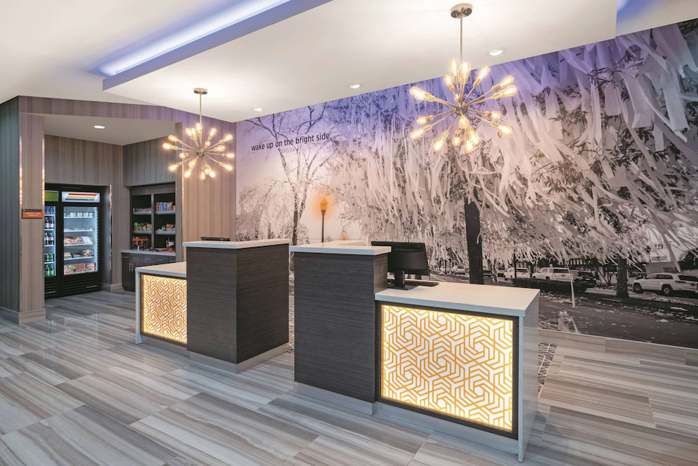 La Quinta Inn And Suites By Wyndham Opelika Auburn 5/33
