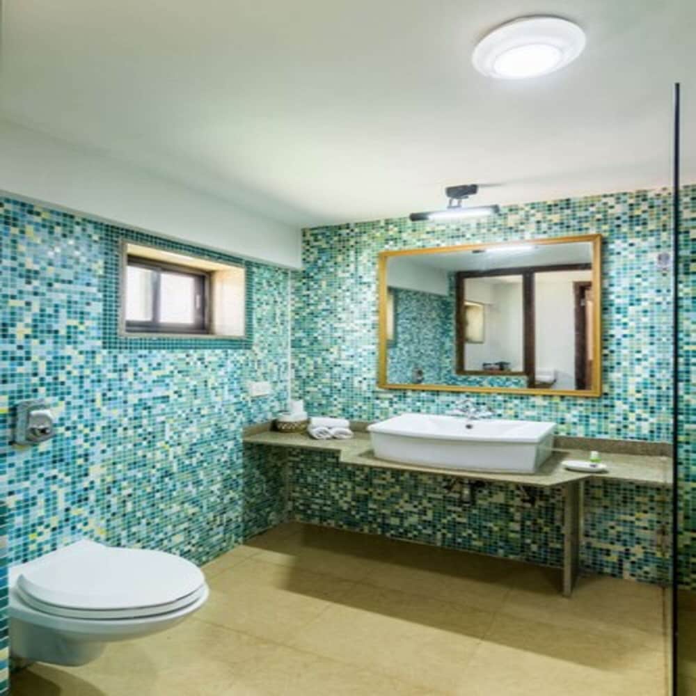 Granpas Inn Bougainvillea 50/50