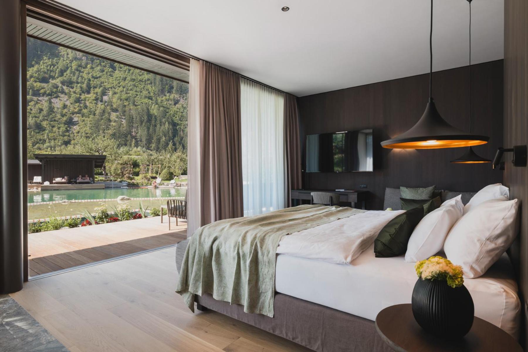 Loft, King Bed, Lake View, at the Lake