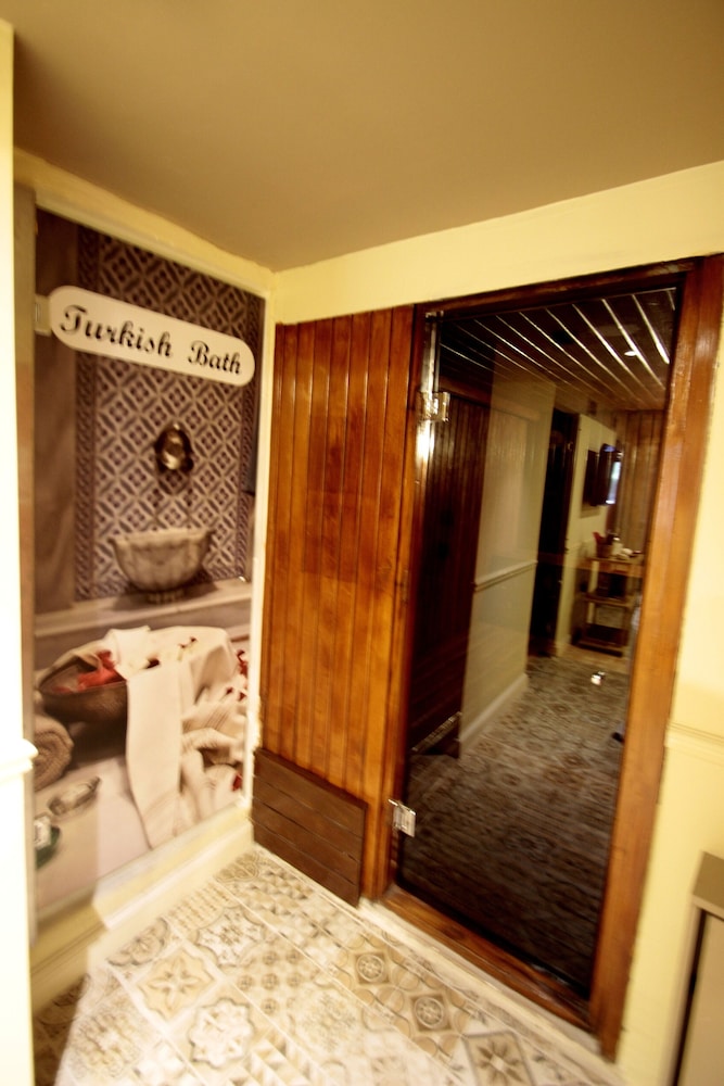 Fuat Bey Palace Hotel 7/44