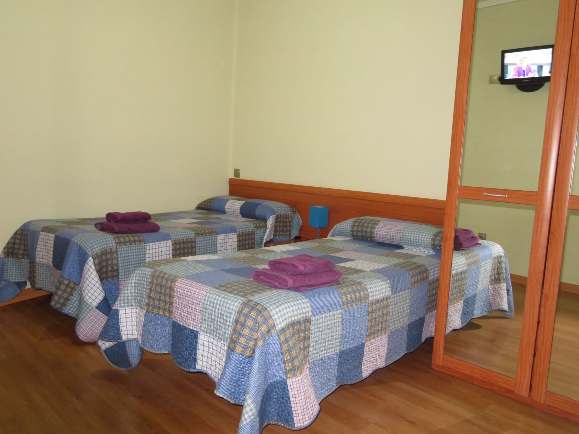 3 Bedrooms, Apartment, 5 Beds, 2 Bathrooms