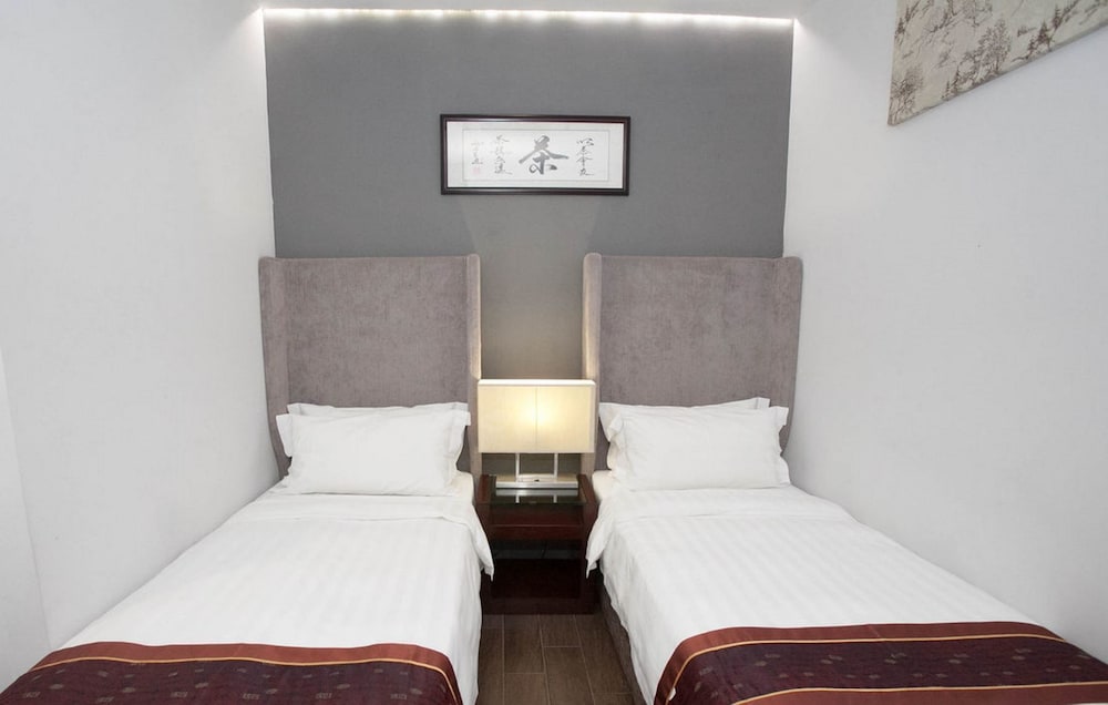 Bliss Hotel Singapore 20/75
