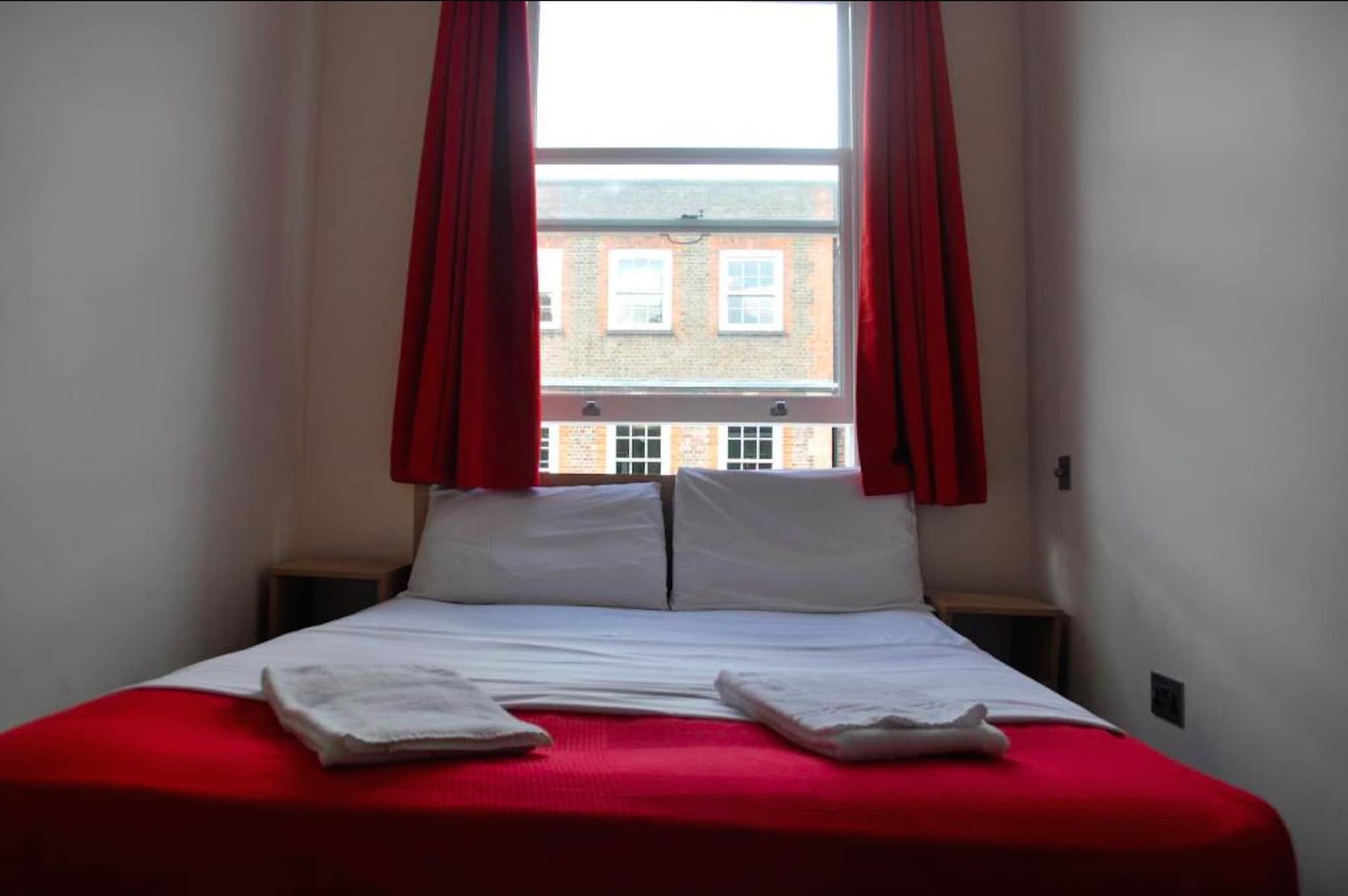 ROOM, DOUBLE BED, SHARED BATHROOM