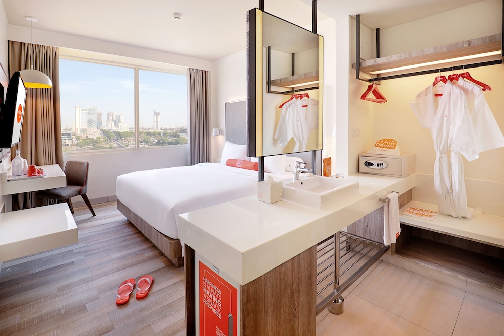 HARRIS Hotel and Conventions Bundaran Satelit Surabaya 50/50
