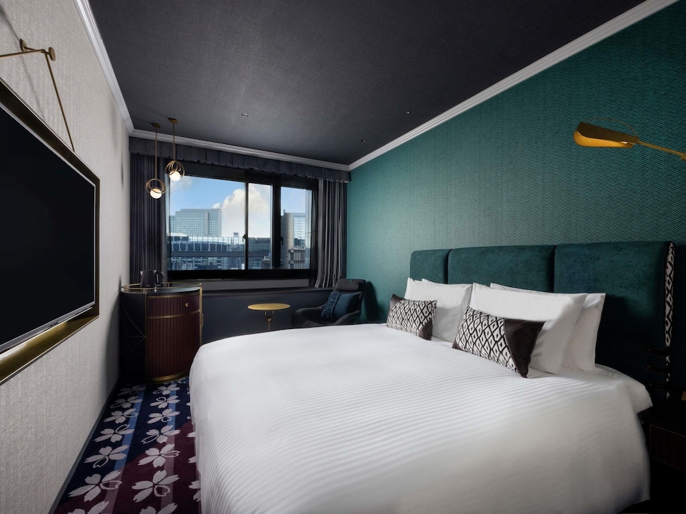 SUPERIOR, KING BED