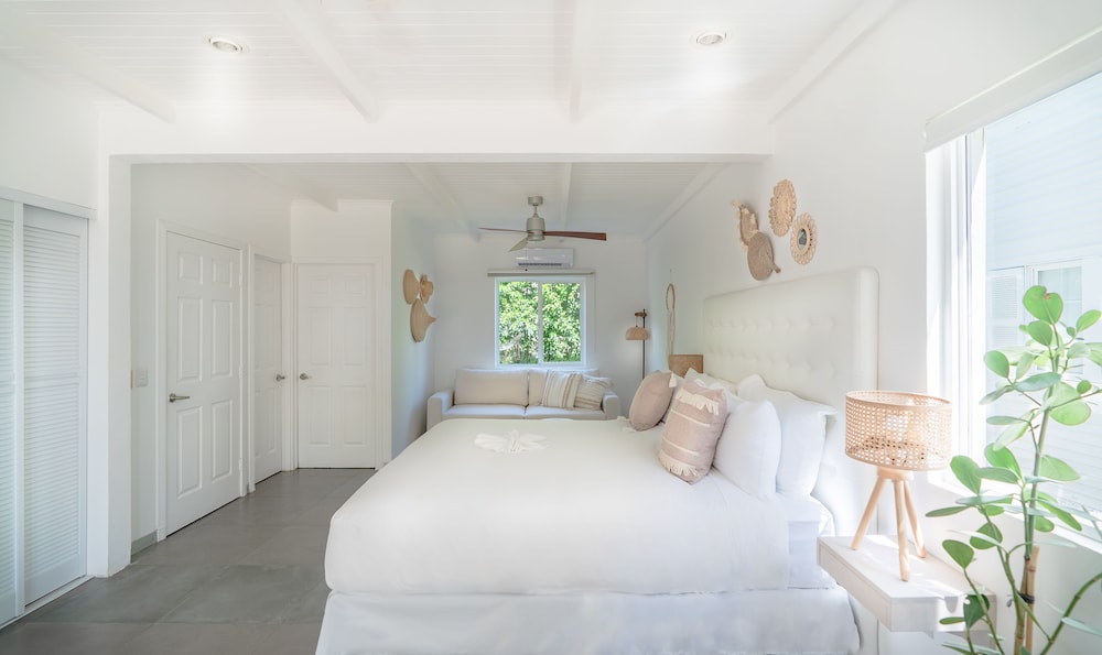 Garden, Superior, King Bed, Sofa