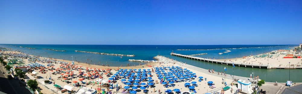 Hotel Levante 38/45