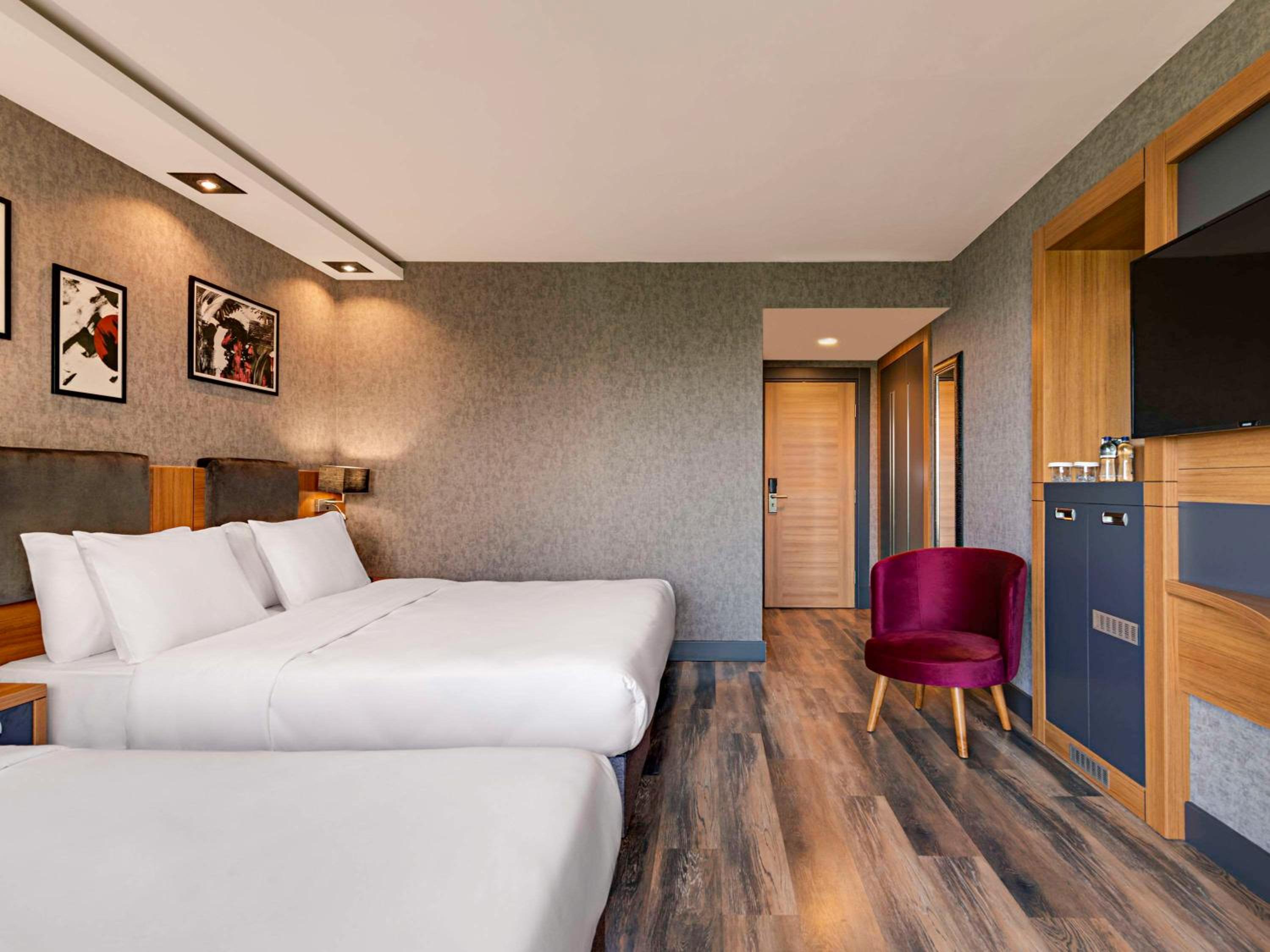 CITY, DELUXE, DOUBLE BED