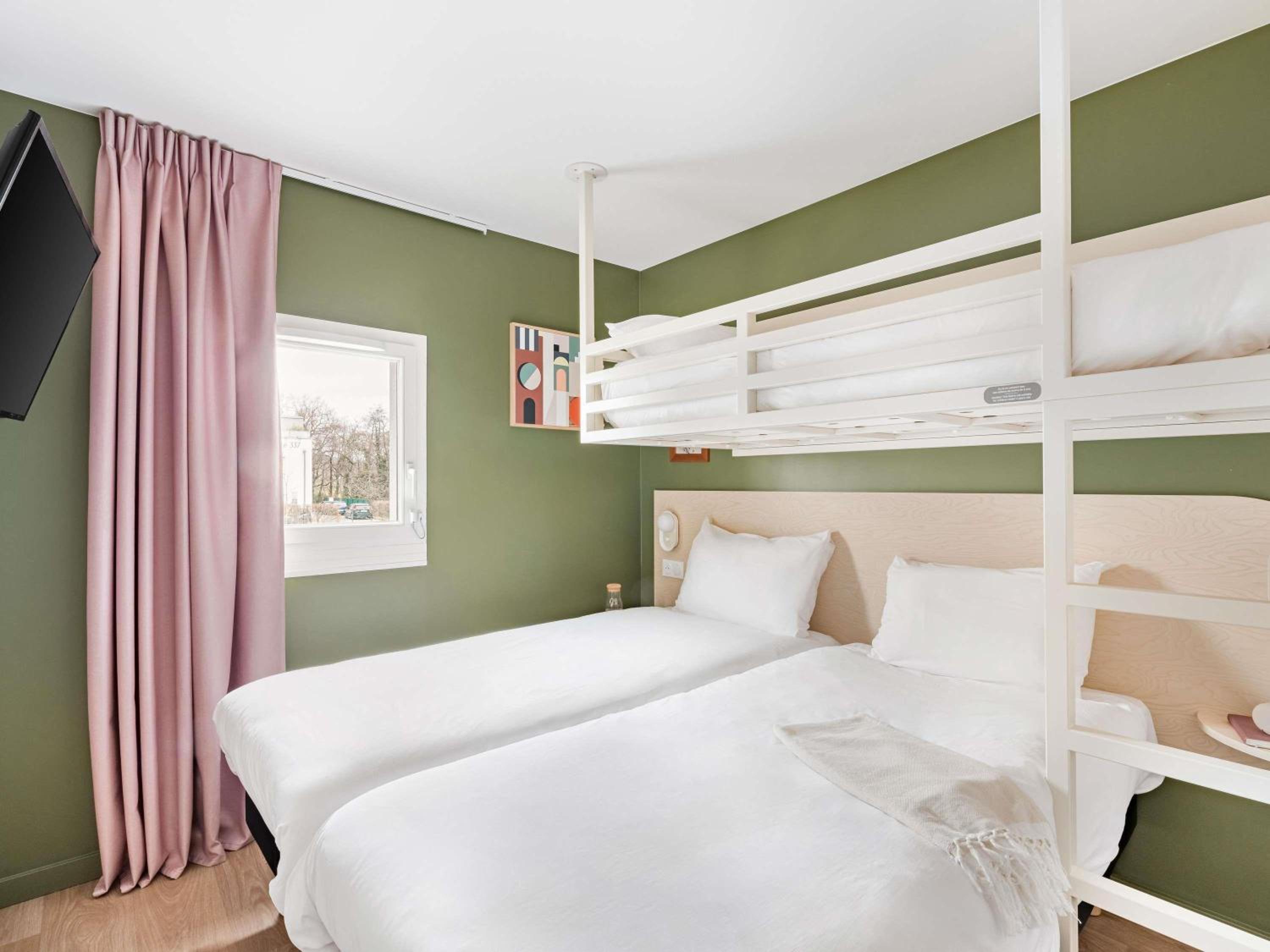 Pop, Triple, Twin Beds, Bunk Bed
