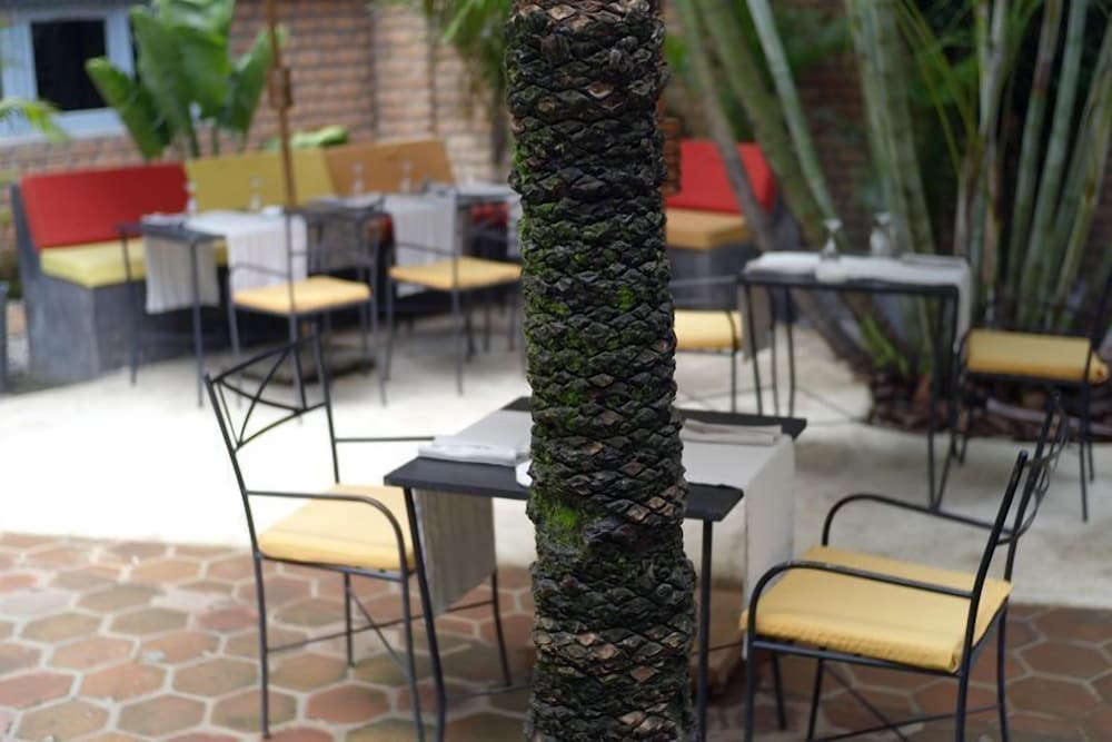 Hotel Restaurant La Ribaudière 32/49