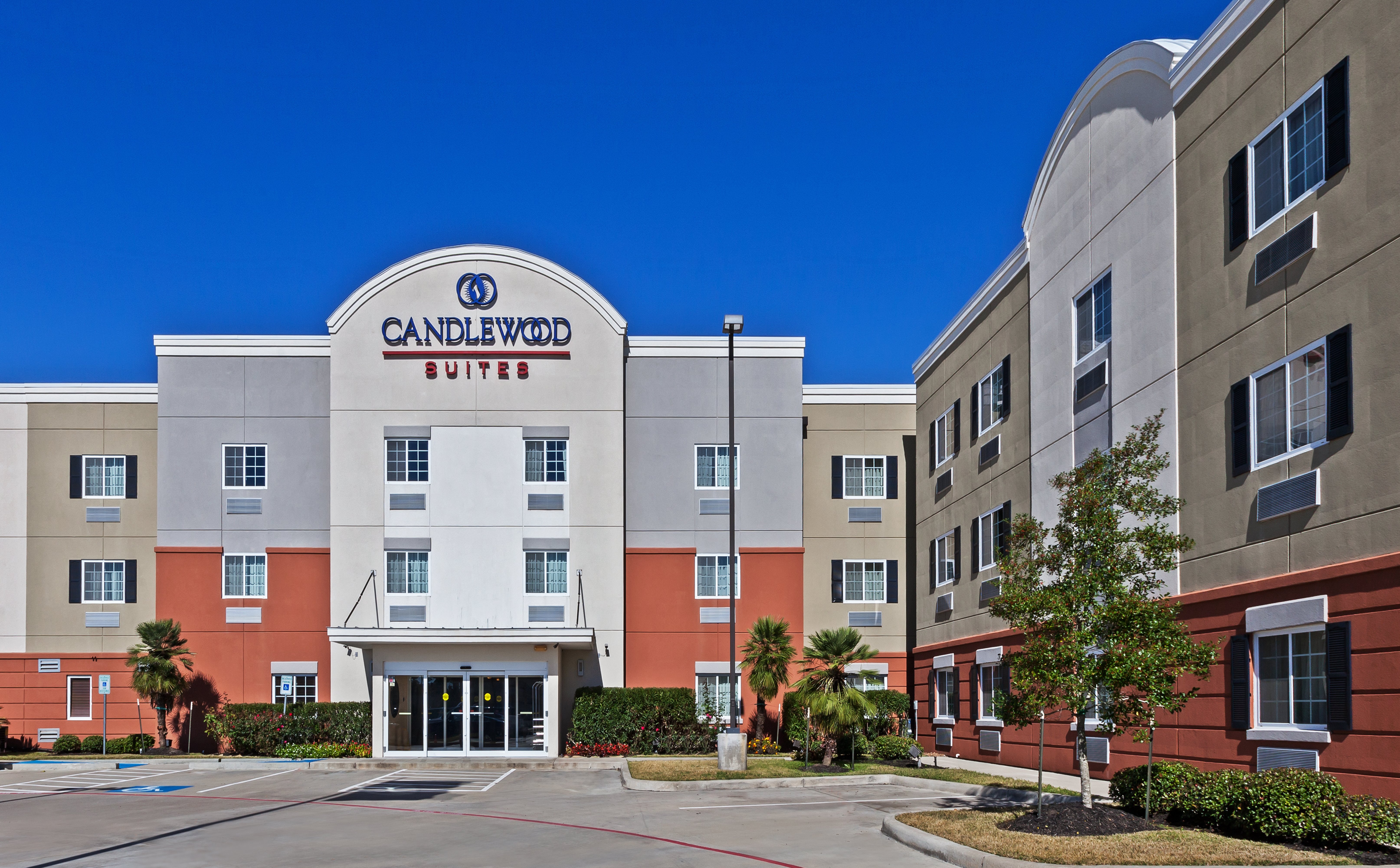 Candlewood Suites Pearland 36/37
