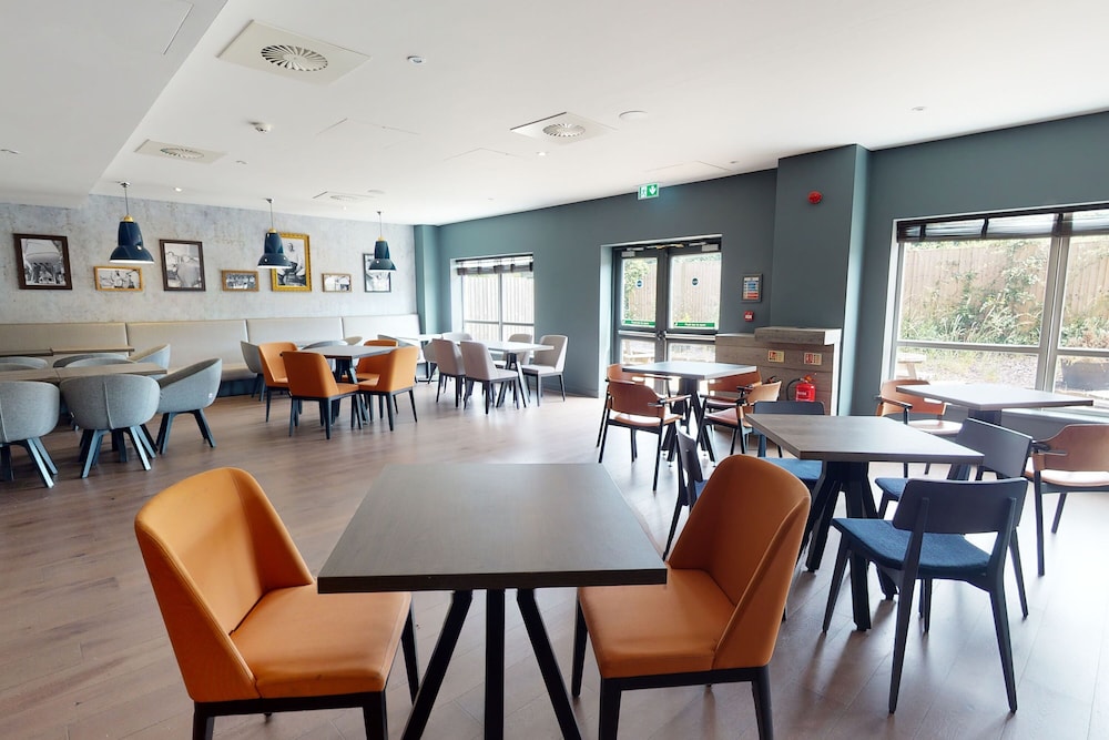 Village Hotel Club Bournemouth 57/81