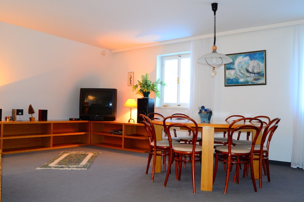Apartments Holiday Pec 14/28
