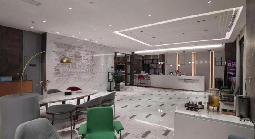 Magnotel Hotel (Dongxing Guomen Port) 13/50