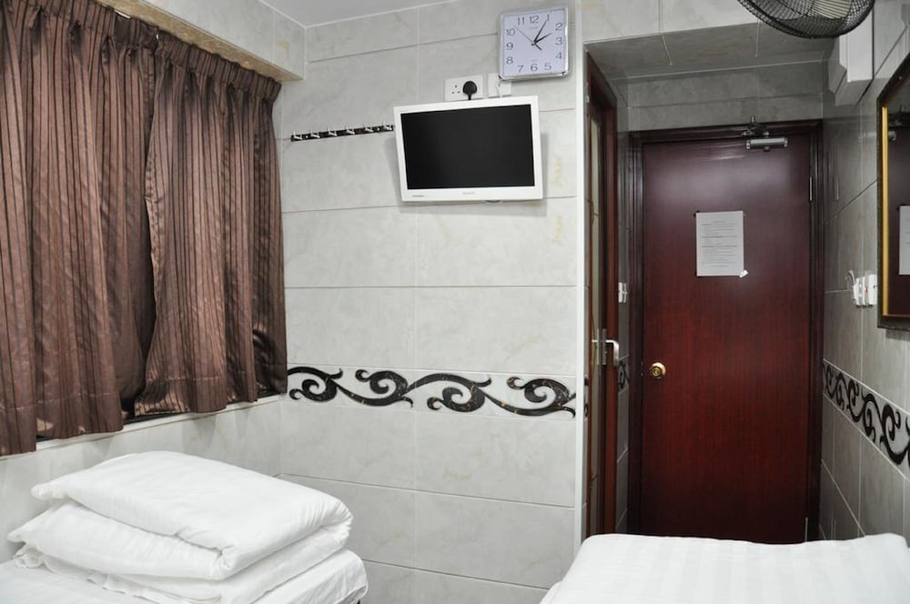 Pearl Premium Guest House 18/19