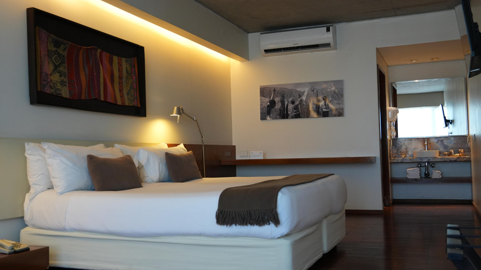 Suite, Street View
