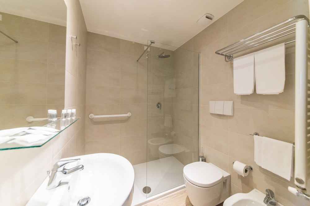 AIRPORT HOTEL BERGAMO 40/42