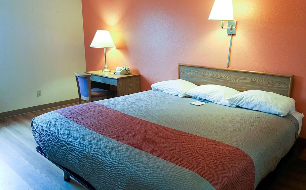 Motel6 Saukville, WI 22/54