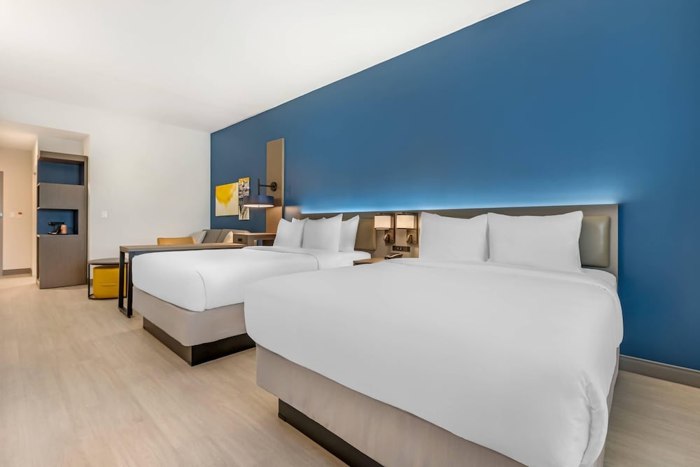 Comfort Inn & Suites Orlando Sanford Airport 24/54