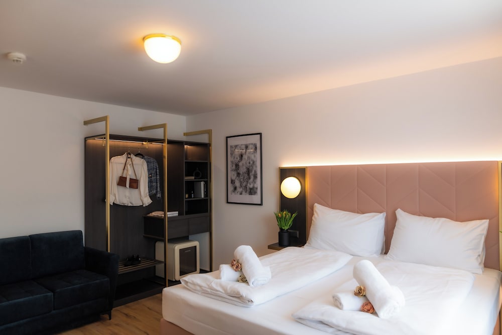 SUPERIOR, DOUBLE BED