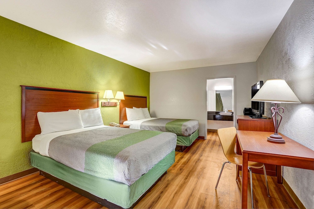 Econo Lodge Sonora, TX 20/60