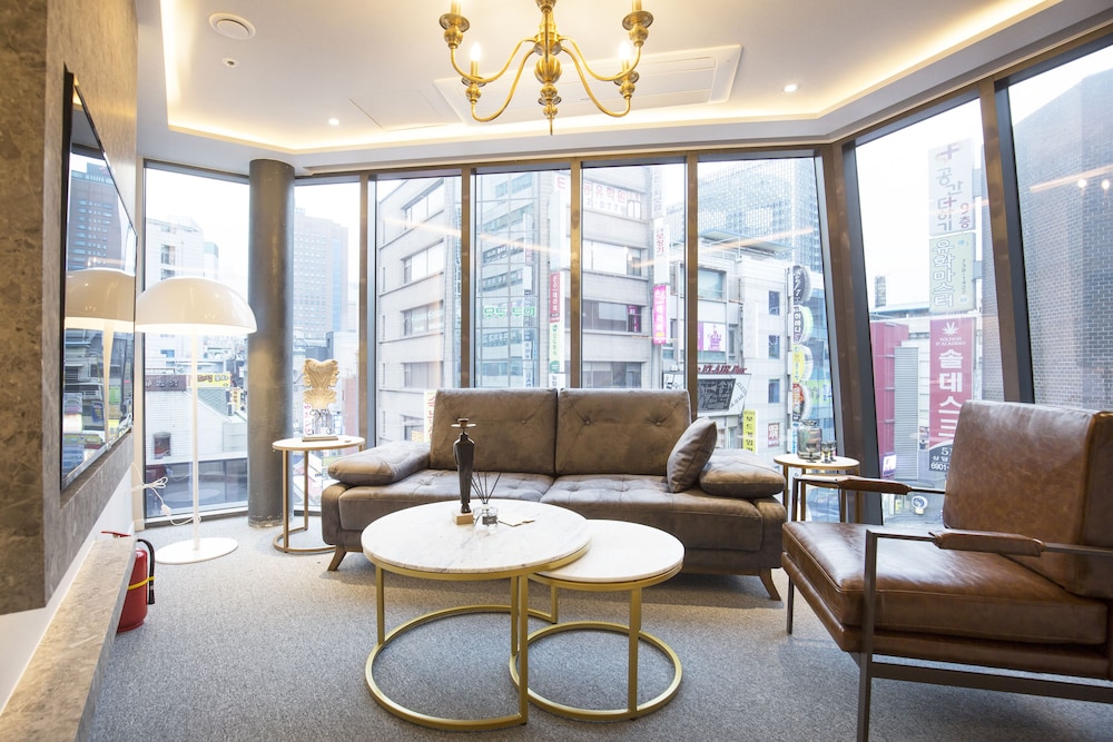 UH Suite The Jongno 22/44