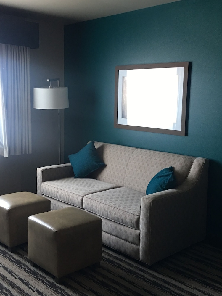 GrandStay Hotel and Suites 36/63