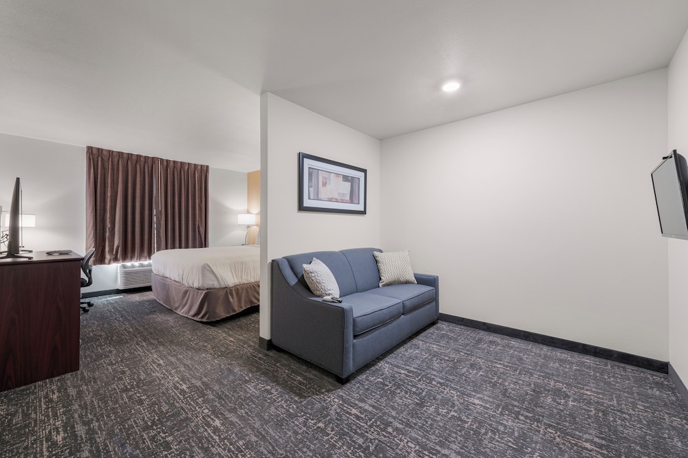 Cobblestone Hotel & Suites - Russells Point at Indian Lake 13/50