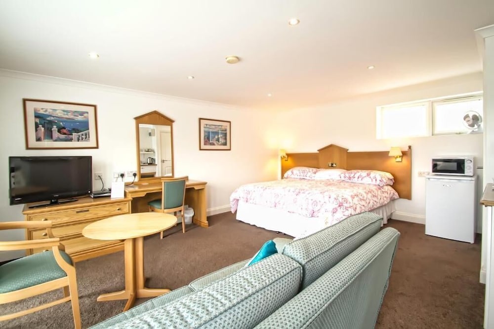 Gosfield Lake Resort 24/50