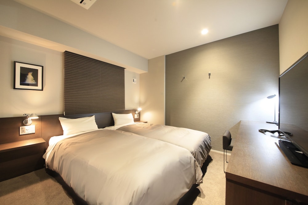 Hollywood, Twin Beds, Bathtub