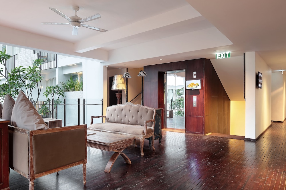 The Akmani Legian 44/70